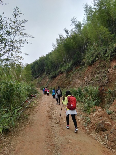 徒步650km回家小伙，路上的故事与花费的解读