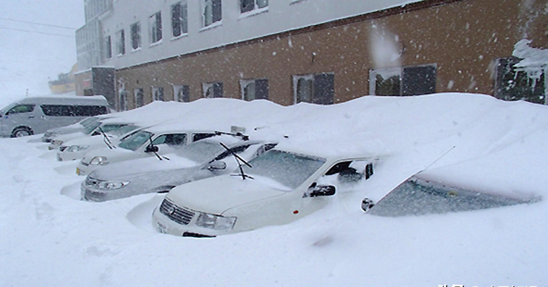 日本遭遇灾害级大雪侵袭，政府全力应对保障民生