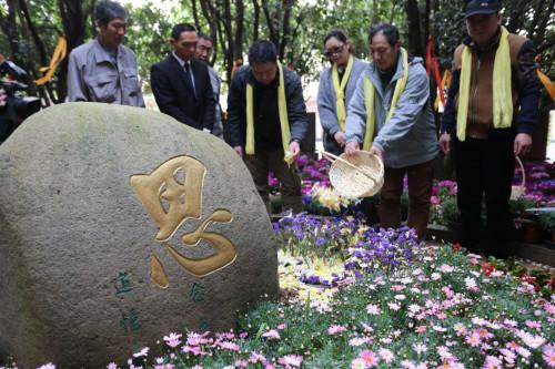 胡静老公的神秘殡葬事业，行业背后的深度解读与探寻真相之旅！内含揭秘钢结构工程的关联内幕。