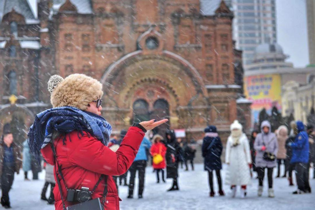 暖心回忆落幕！尔滨网红大雪人突然拆除，背后真相让人泪目！